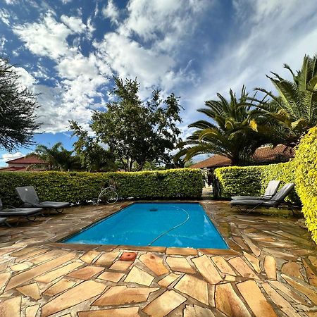 Kamaku Guesthouse Cc Otjiwarongo Dış mekan fotoğraf