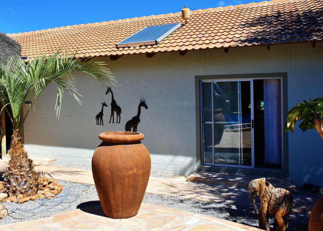 Kamaku Guesthouse Cc Otjiwarongo Dış mekan fotoğraf