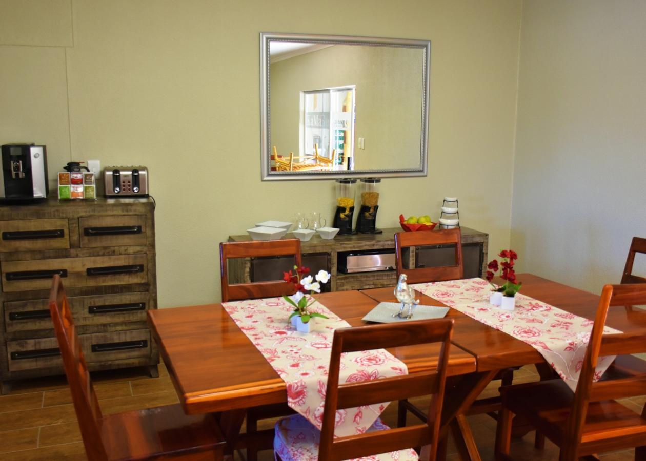 Kamaku Guesthouse Cc Otjiwarongo Dış mekan fotoğraf