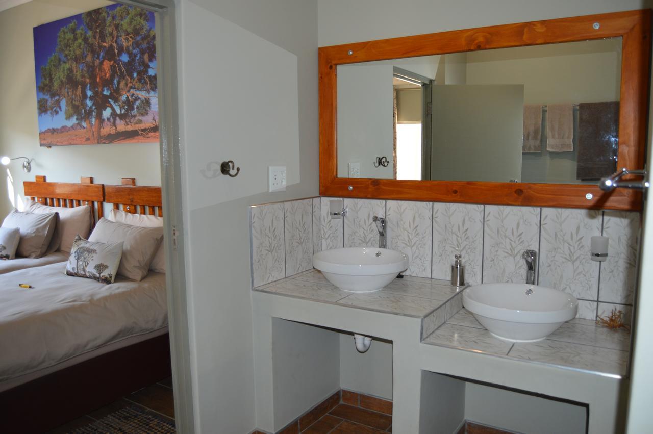 Kamaku Guesthouse Cc Otjiwarongo Dış mekan fotoğraf