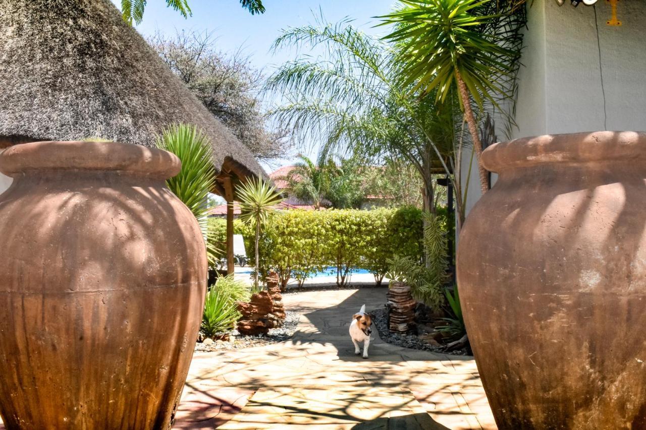 Kamaku Guesthouse Cc Otjiwarongo Dış mekan fotoğraf
