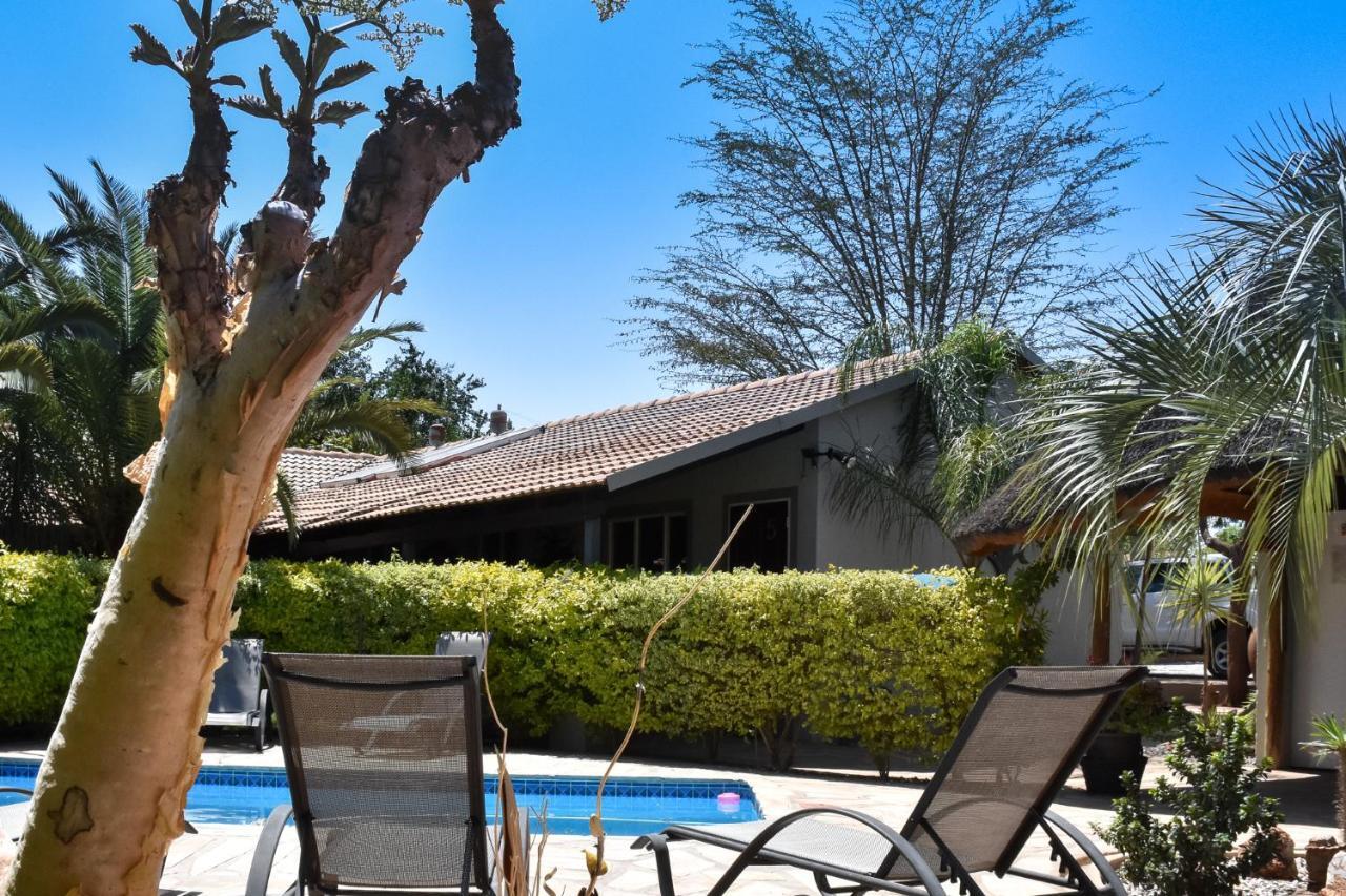 Kamaku Guesthouse Cc Otjiwarongo Dış mekan fotoğraf