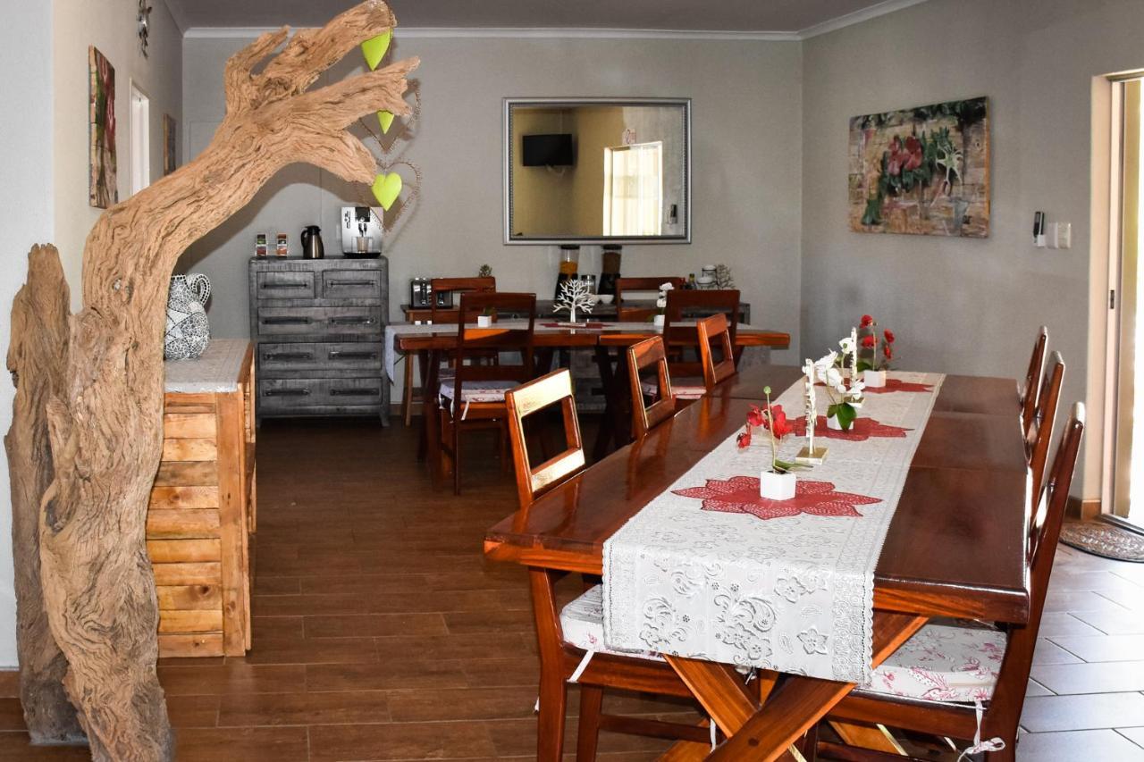 Kamaku Guesthouse Cc Otjiwarongo Dış mekan fotoğraf