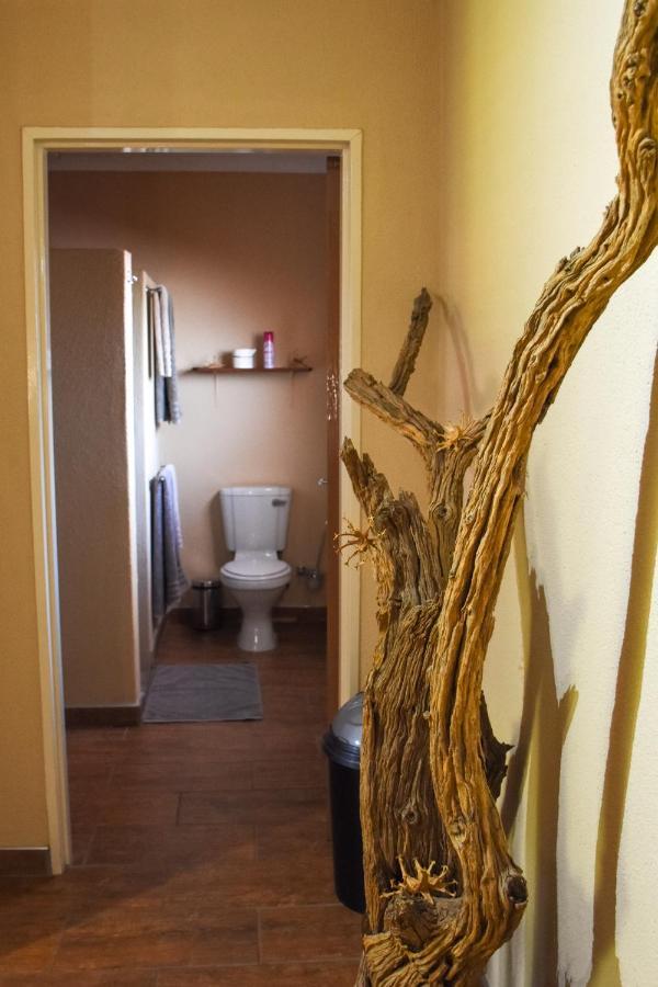 Kamaku Guesthouse Cc Otjiwarongo Dış mekan fotoğraf