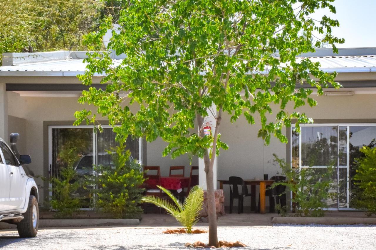Kamaku Guesthouse Cc Otjiwarongo Dış mekan fotoğraf