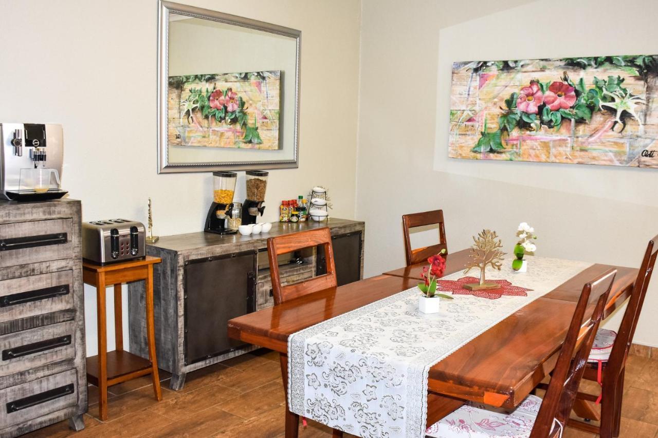 Kamaku Guesthouse Cc Otjiwarongo Dış mekan fotoğraf